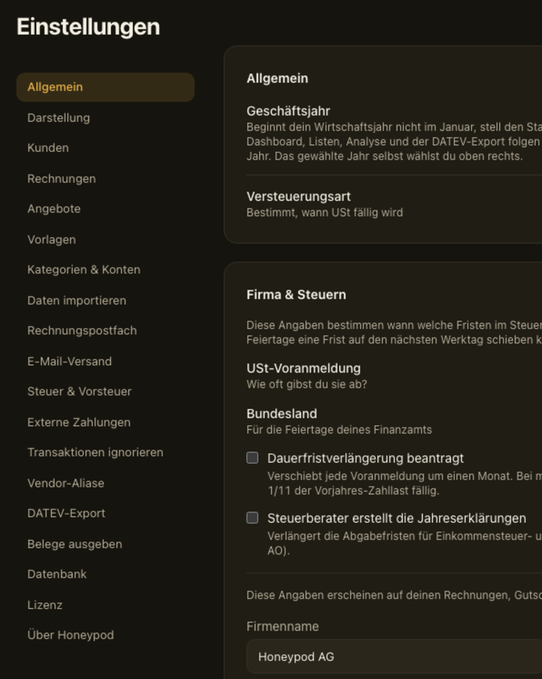 Einstellungen: Allgemein, Darstellung, Kunden, Rechnungen, Vorlagen, Kategorien und Konten, Rechnungspostfach, E-Mail-Versand, Steuer und Vorsteuer, DATEV-Export, Datenbank, Lizenz